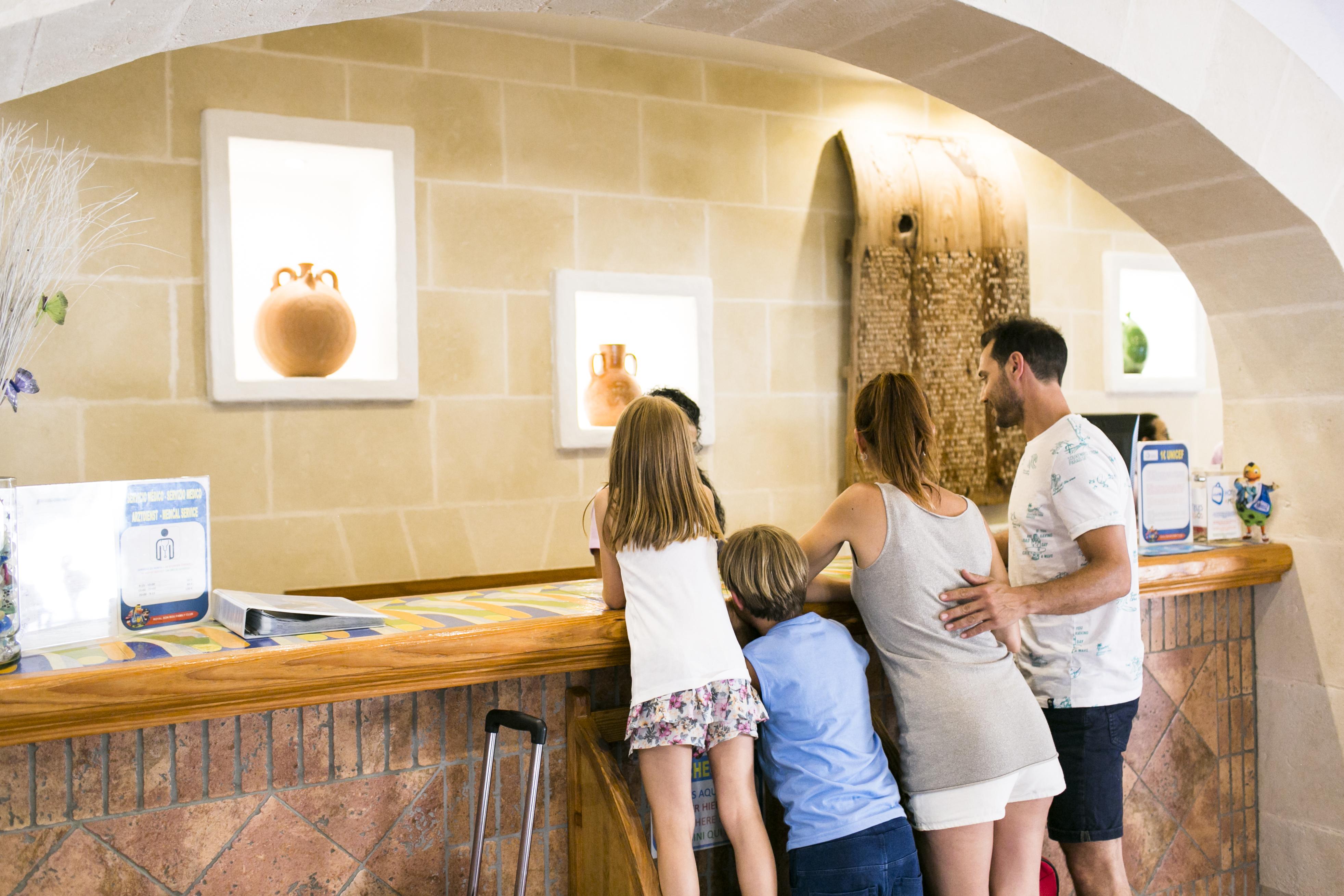 Hotel Royal Son Bou Family Club Esterno foto
